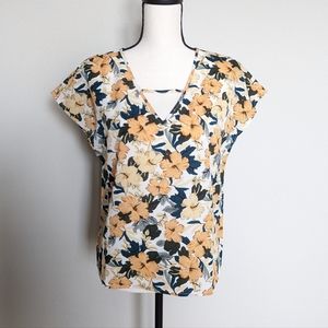 🔴 White green yellow and orange tropical floral v-neck short sleeve top size XS